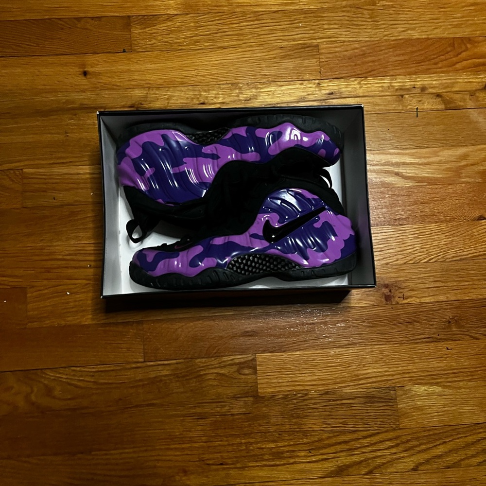 Nike Purple and Black Athletic Shoes